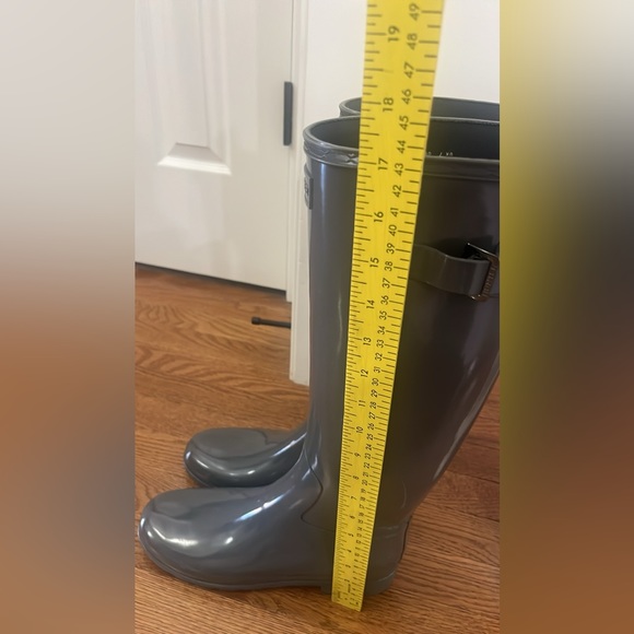 Hunter  gloss rain boots beautiful condition ! - Picture 9 of 9